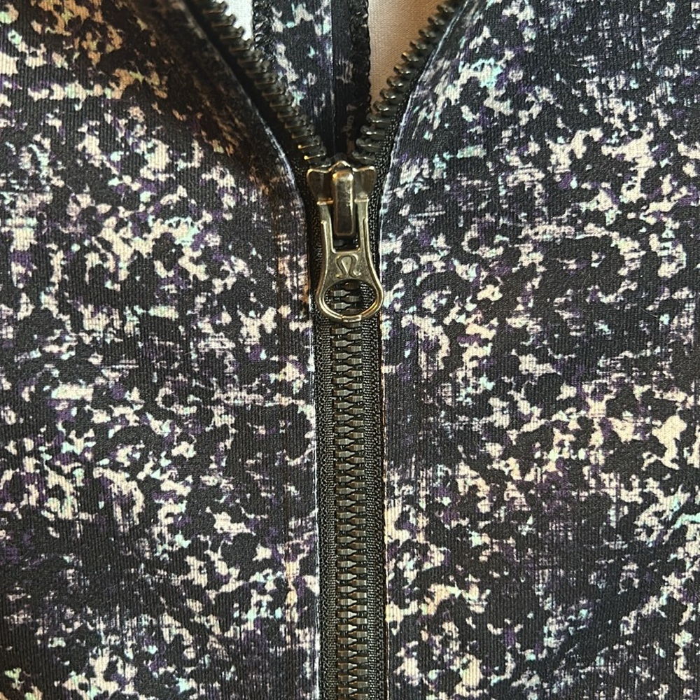 Lululemon Define Jacket - Picture 3 of 6
